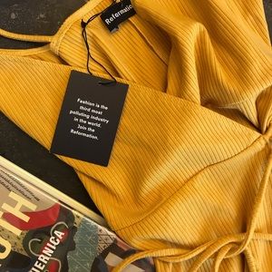 Reformation Vicky Dress size XS yellow (ochre)